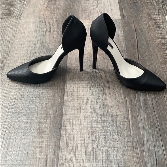 Black heels - Picture 2 of 3